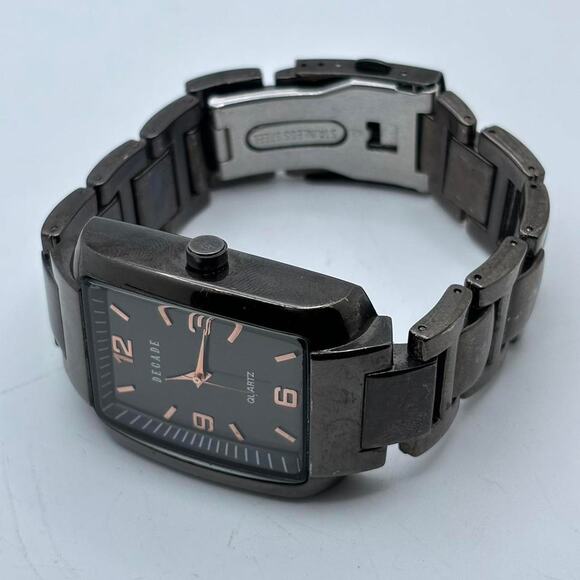 Mens decade watch - Picture 3 of 3